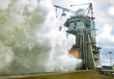 Podívejte se, jak NASA testuje nový a vylepšený měsíční raketový motor Artemis