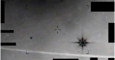 UFO/UAP připomínající osmicípou hvězdu se prohánělo na Blízkém východě v roce 2013